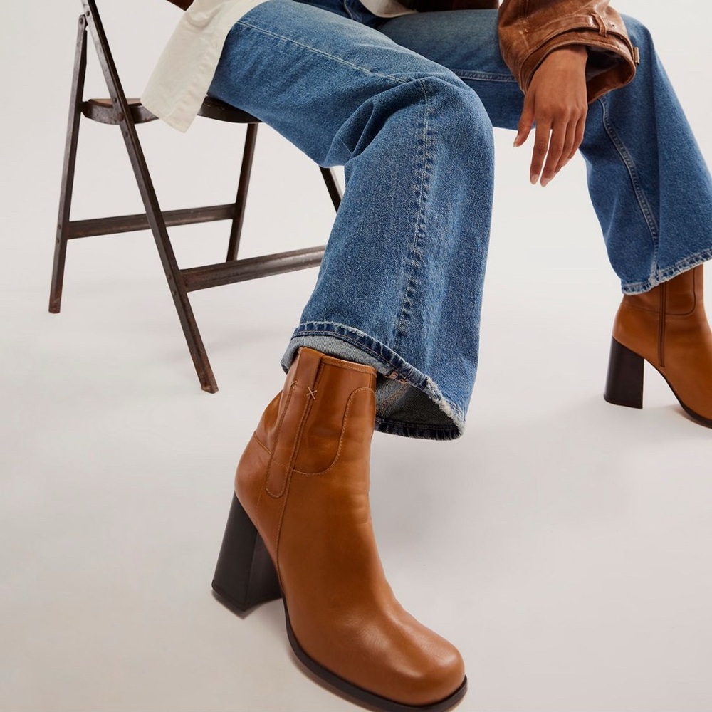FREE PEOPLE Leather Naomi Ankle Boot